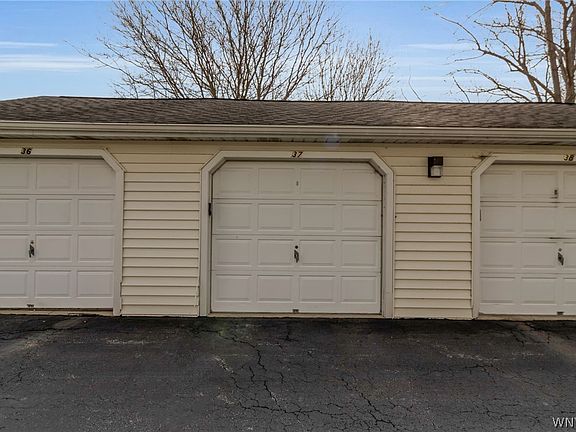 3rd image of 4617 Chestnut Ridge Rd APT F