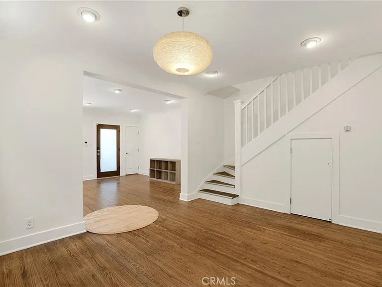 5152 Romaine St — Photo 6