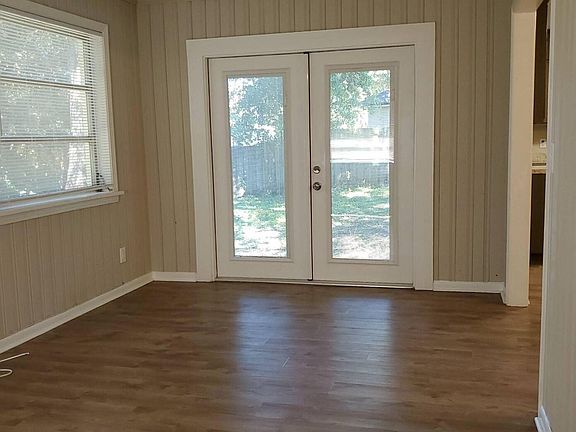 5th image of 950 MILLARD Court W
