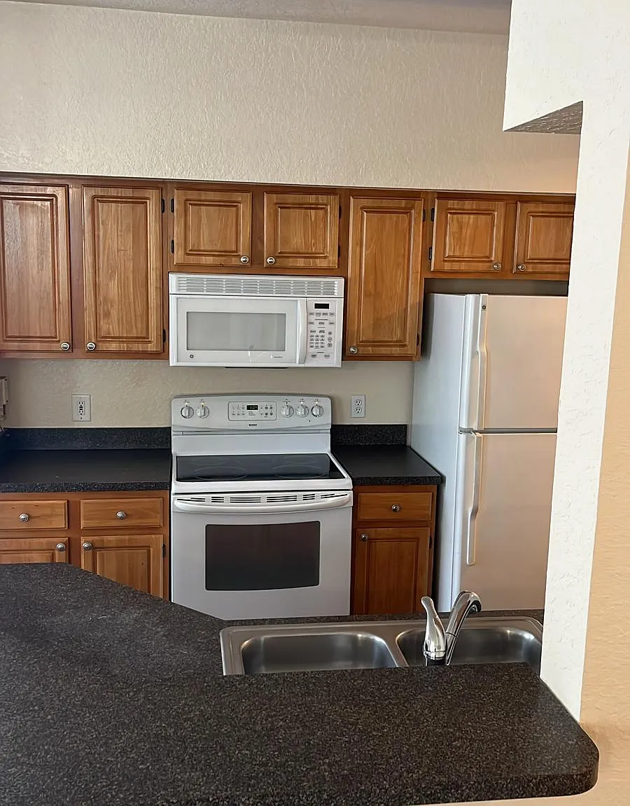 6071 Westgate Drive - 1 — Photo 3
