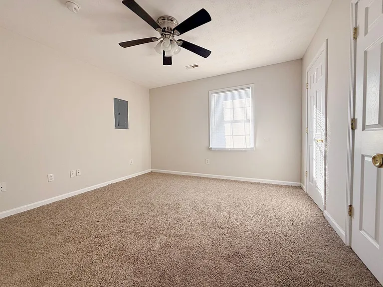 440 W 4th St — Photo 11