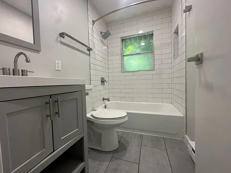 2525 S 5th Street - Ackerman — Photo 7