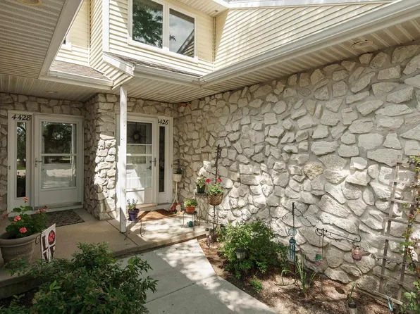 4426 Gray Road, Deforest, WI 53532