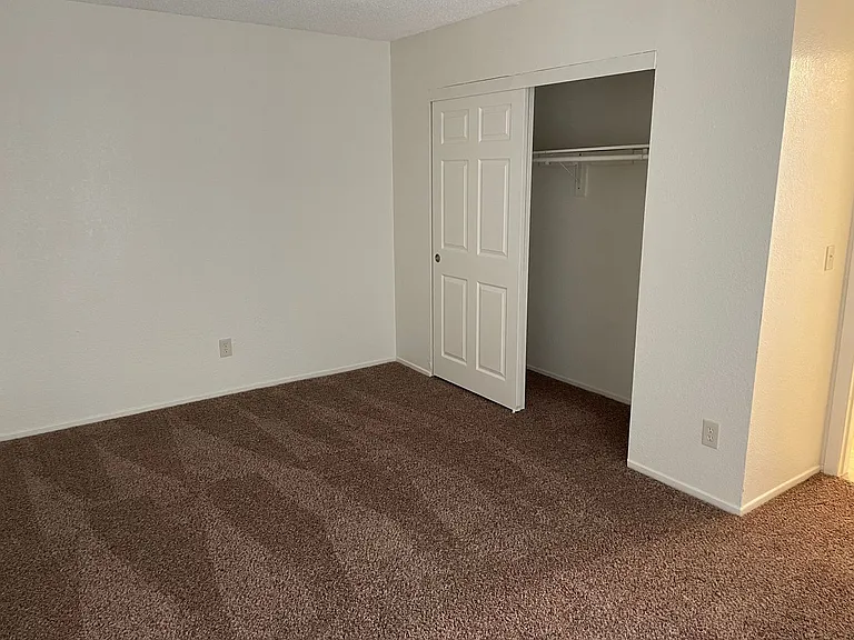 2101 Holly Ave #6 — Photo 11