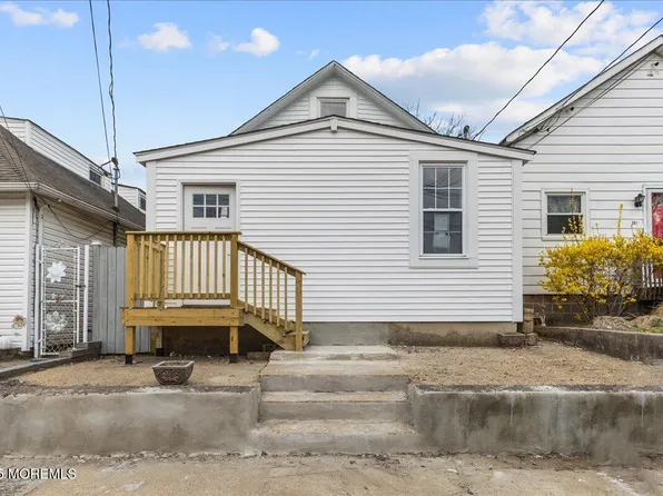 203 Center Avenue, Keansburg, NJ 07734