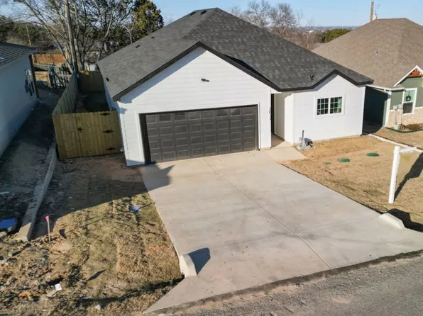 3017 Brazos River Dr, Granbury, TX 76048