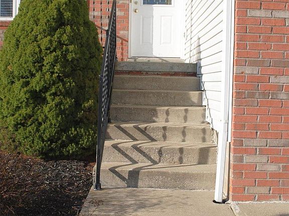 4th image of 1113 Meadow Glen Dr