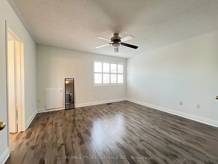 3895 Henrietta Way #MAIN — Photo 29