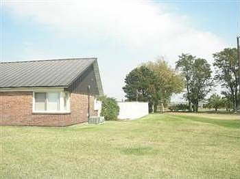 3rd image of 226 N Crestview Dr