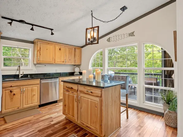 1208 Lakeside Dr, Ashland City, TN 37015