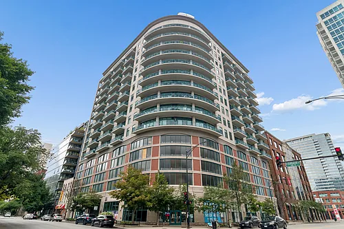 340 W Superior St #1201 Photo 1