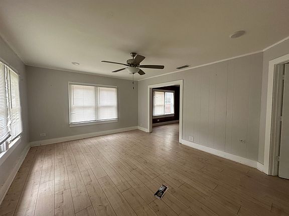 5th image of 617 N Trinity St