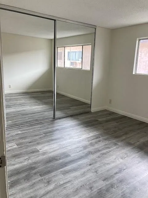 2 bed, 800 sqft, $2,400 — Photo 2