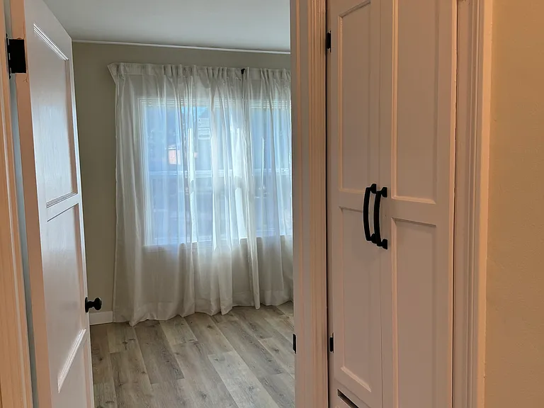 10606 Bryson Ave — Photo 10