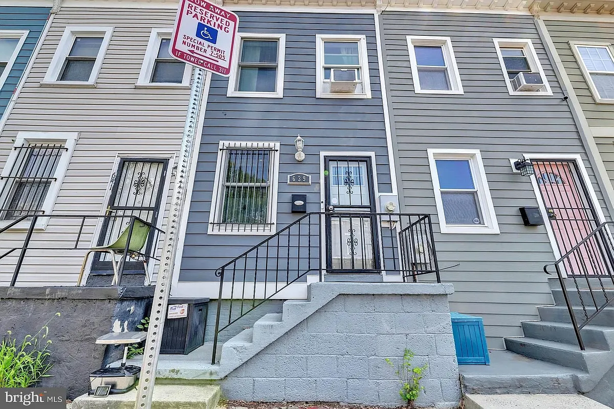 Building Photo - 639 20th St NE