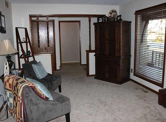 3rd image of 62 Angelina Dr