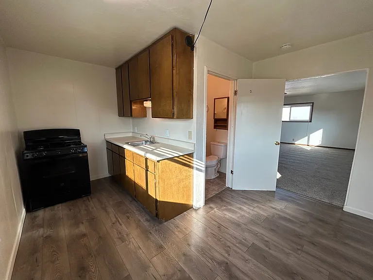 1441 Coldwell Ave #B — Photo 10