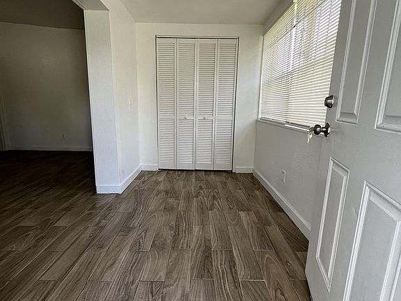 3rd image of 5823 Iris Blvd