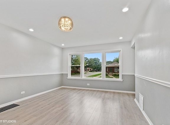 2nd image of 9000 S East End Ave