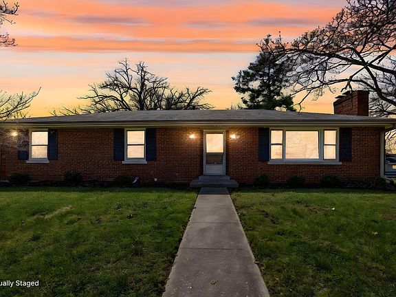 2nd image of 3272 Saxon Dr