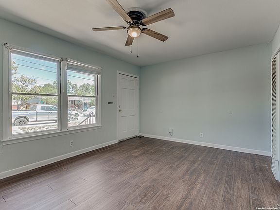 4th image of 210 Channing Ave