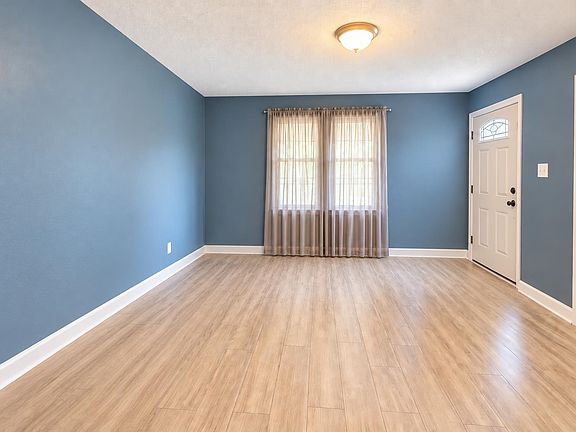 5th image of 3113 Yale Ave