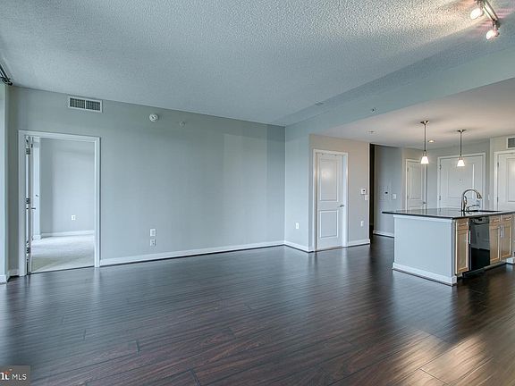 5th image of 820 N Pollard St APT 305