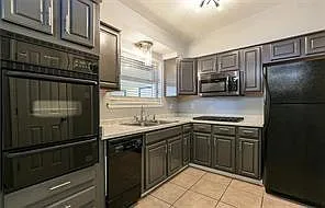 3 bed, 1.5 bath, 1178 sqft, $1,850 — Photo 2