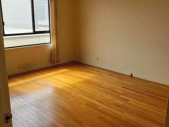 5th image of 1415 27th Ave