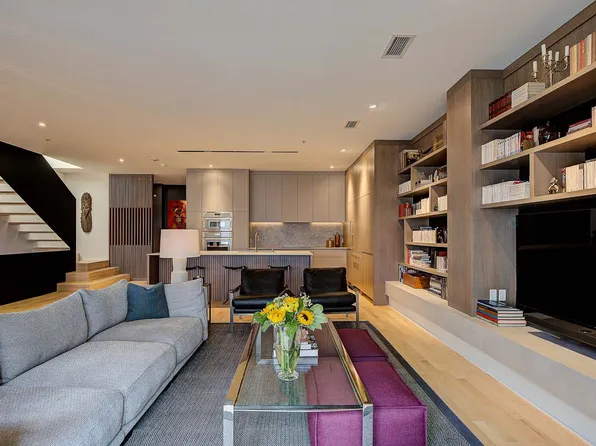 1719 Rue St #207/305, Montreal, QC H3K 2G9