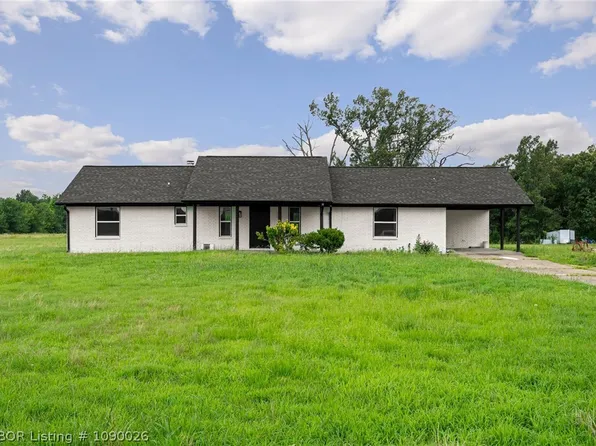 4842 Oak Grove Ter, Van Buren, AR 72956