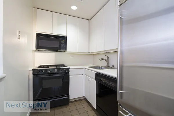 Rented by NextStopNY | media 13