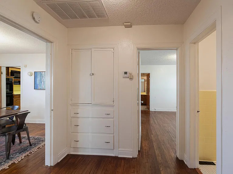 2442 N Jordan Ave — Photo 12