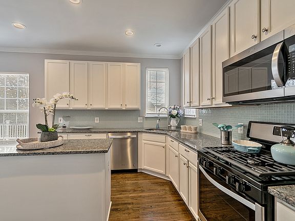 4th image of 10025 Naughton Ct
