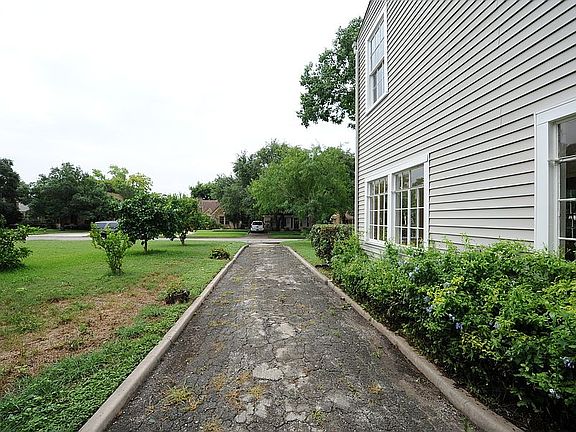 5th image of 2135 W Kings Hwy