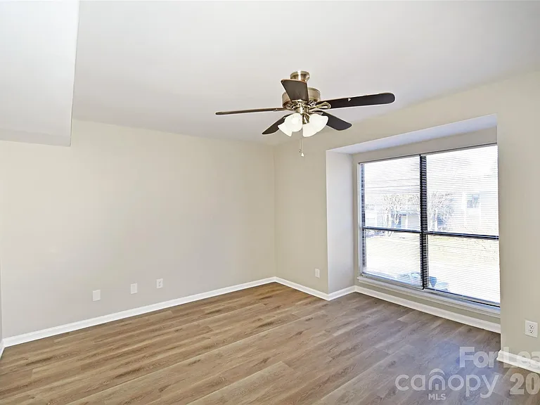 11185 Harrowfield Rd — Photo 8