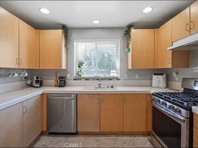 120 Gabriel Garcia Marquez St — Photo 2