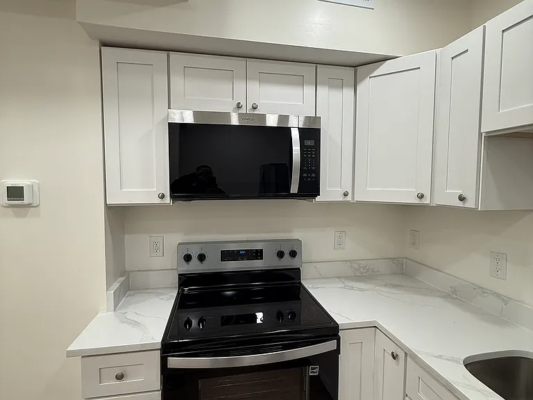 2720 E Biddle St — Photo 2
