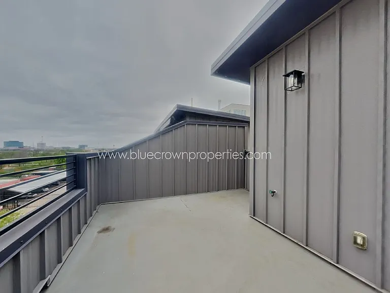 1625 Hickory St #105 — Photo 15