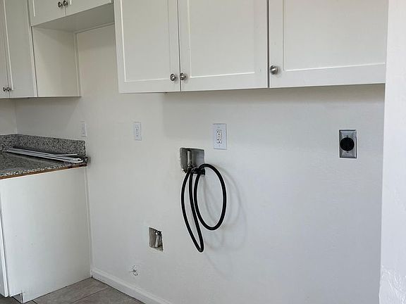 3rd image of 1426 Lake St