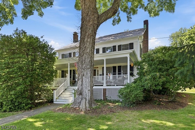 1st image of 32 Tanners Brook Rd