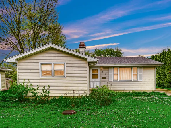 742 Stockton Heights Dr, Bourbonnais, IL 60914