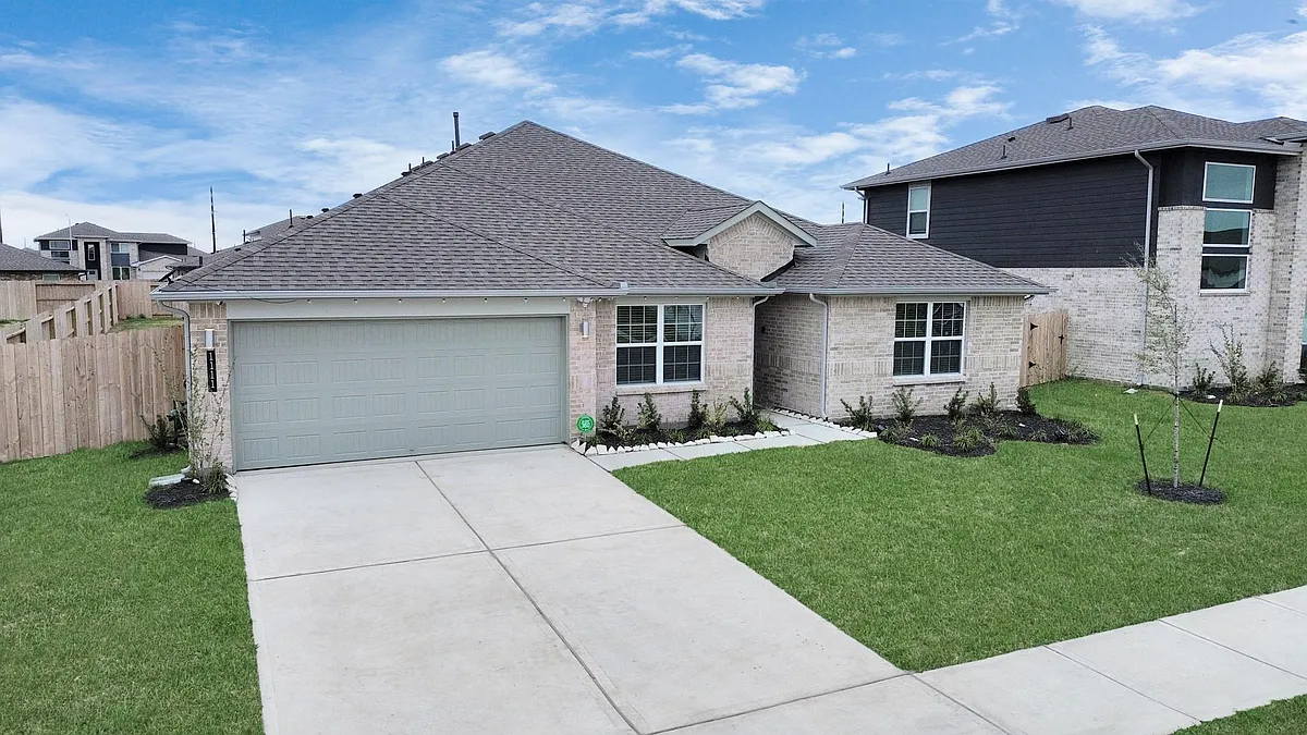 Building Photo - 1111 Park Crest Dr