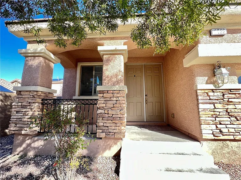 2738 Auchmull St — Photo 3