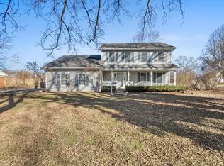 417 E Side Dr, Geneva, IL 60134