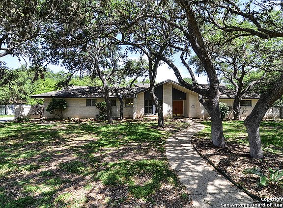 2nd image of 405 El Portal Dr