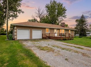 11037 141st St, Davenport, IA 52804