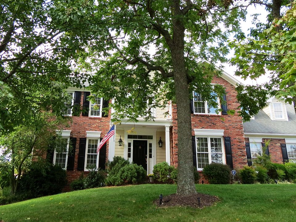 2nd image of 1168 Sheffield Pl