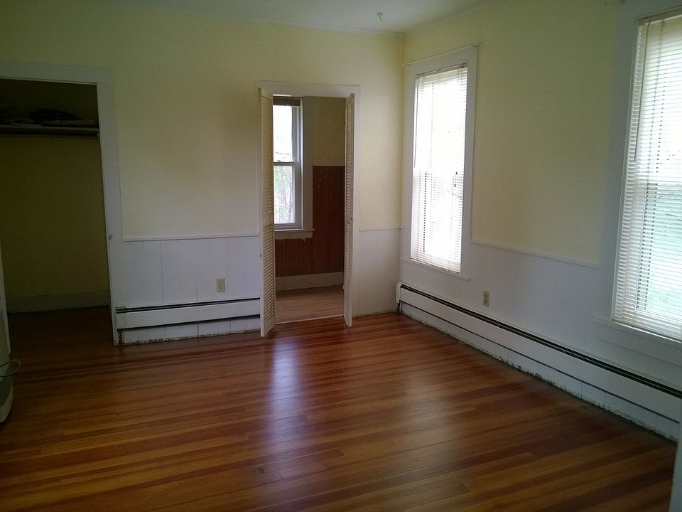 1st image of 174 College St APT 3