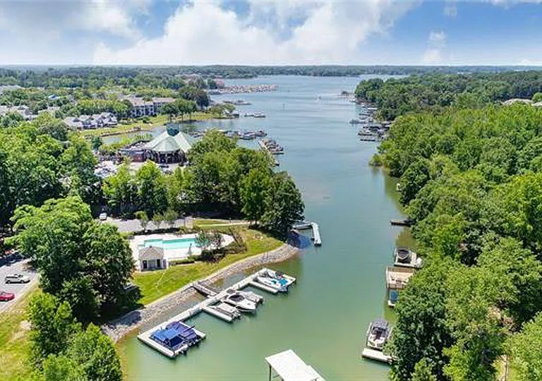 18823 Silver Quay Dr — Photo 21